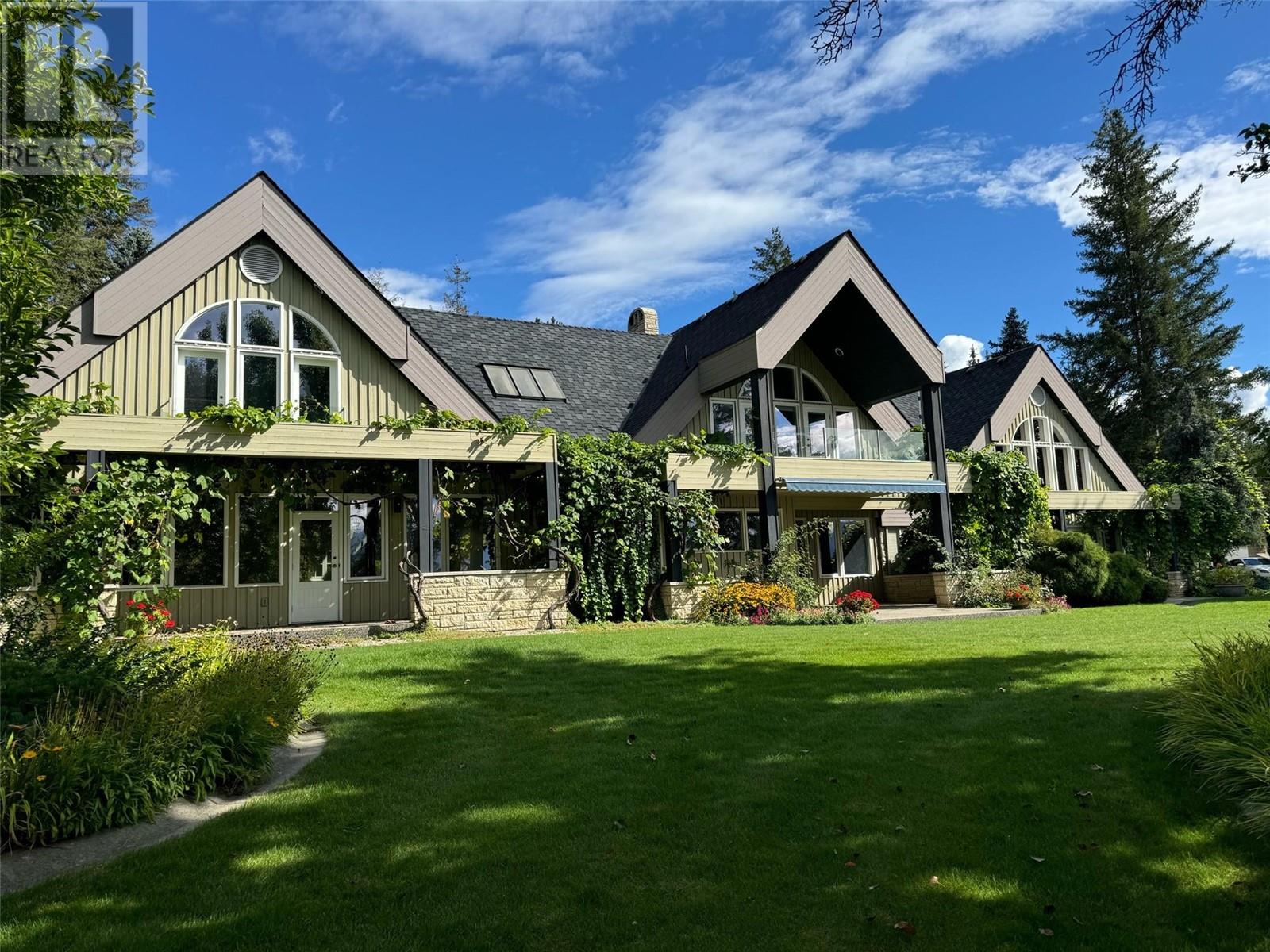 Photo 2 of 2391 26 Avenue Ne, Salmon Arm BC