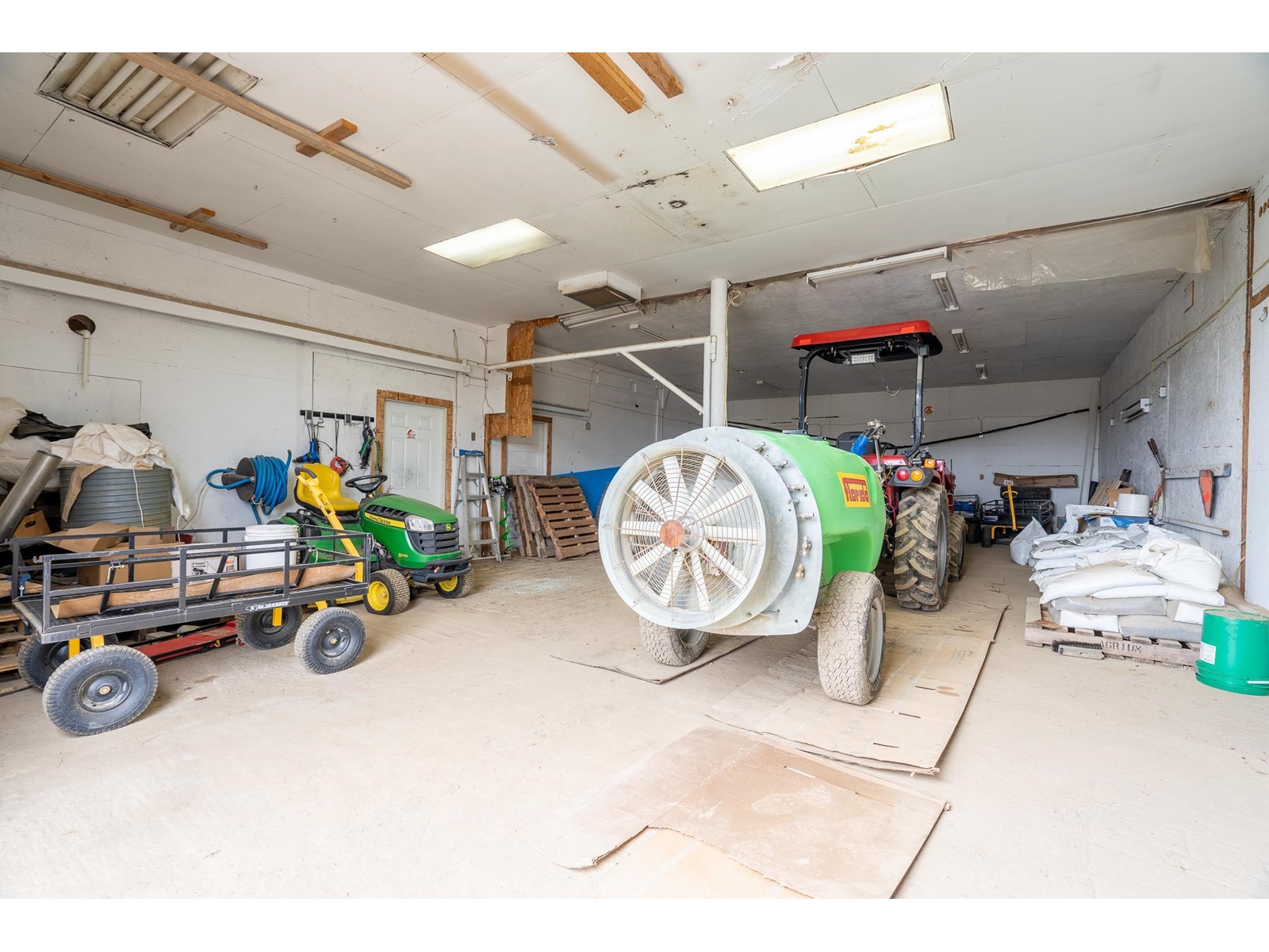 3811 LEFEUVRE ROAD, Abbotsford real estate listing R2957015