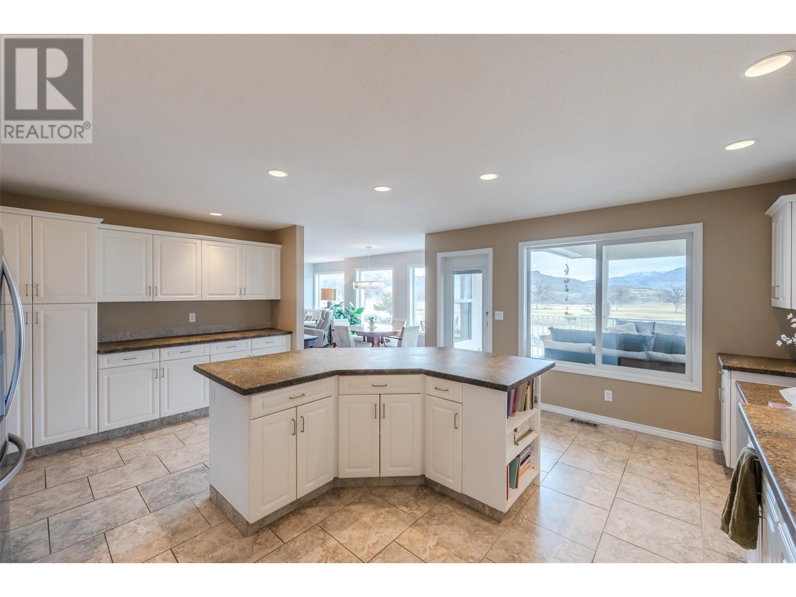  11702 GOLF COURSE Drive, Osoyoos