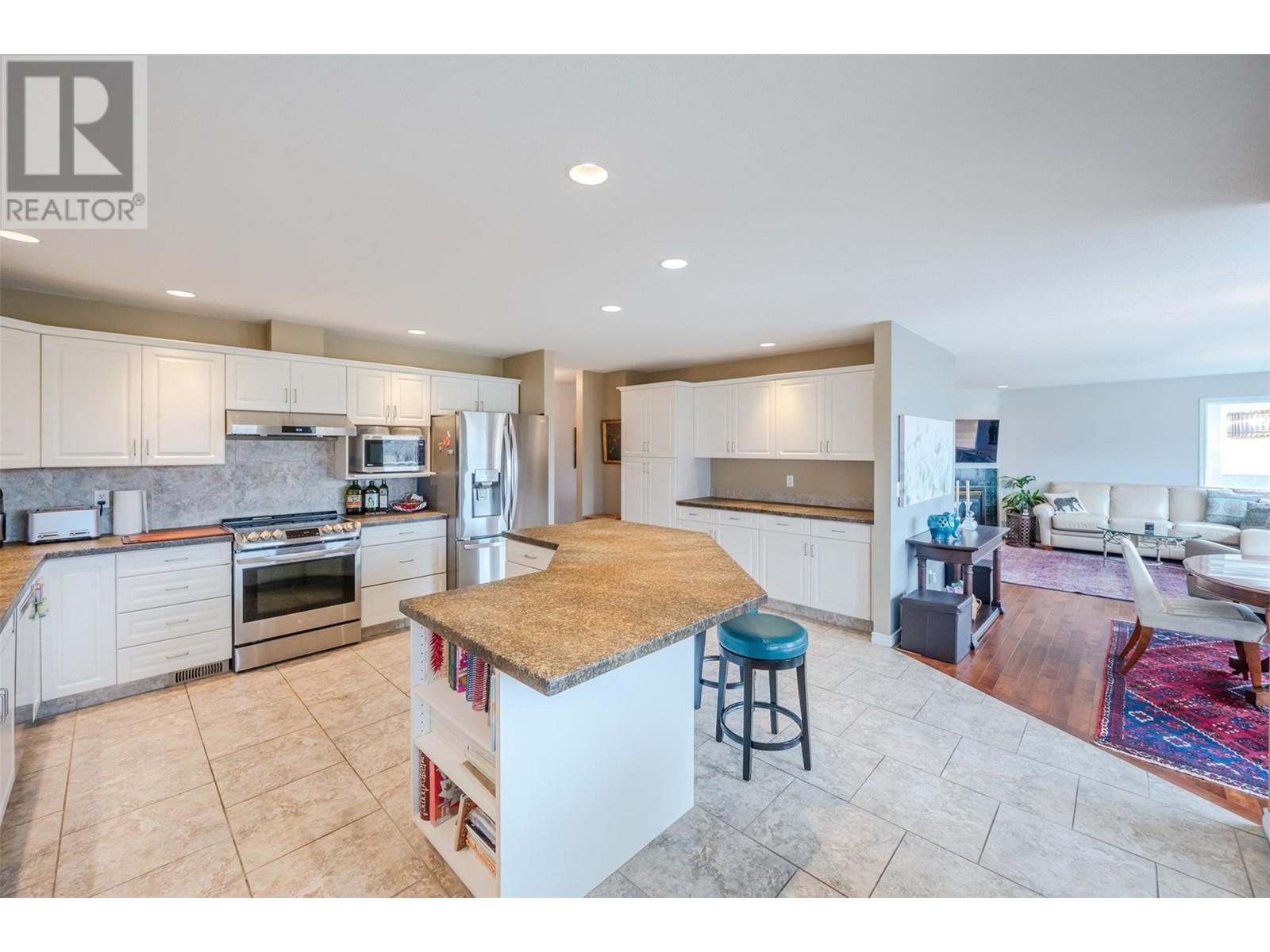 11702 GOLF COURSE Drive, Osoyoos