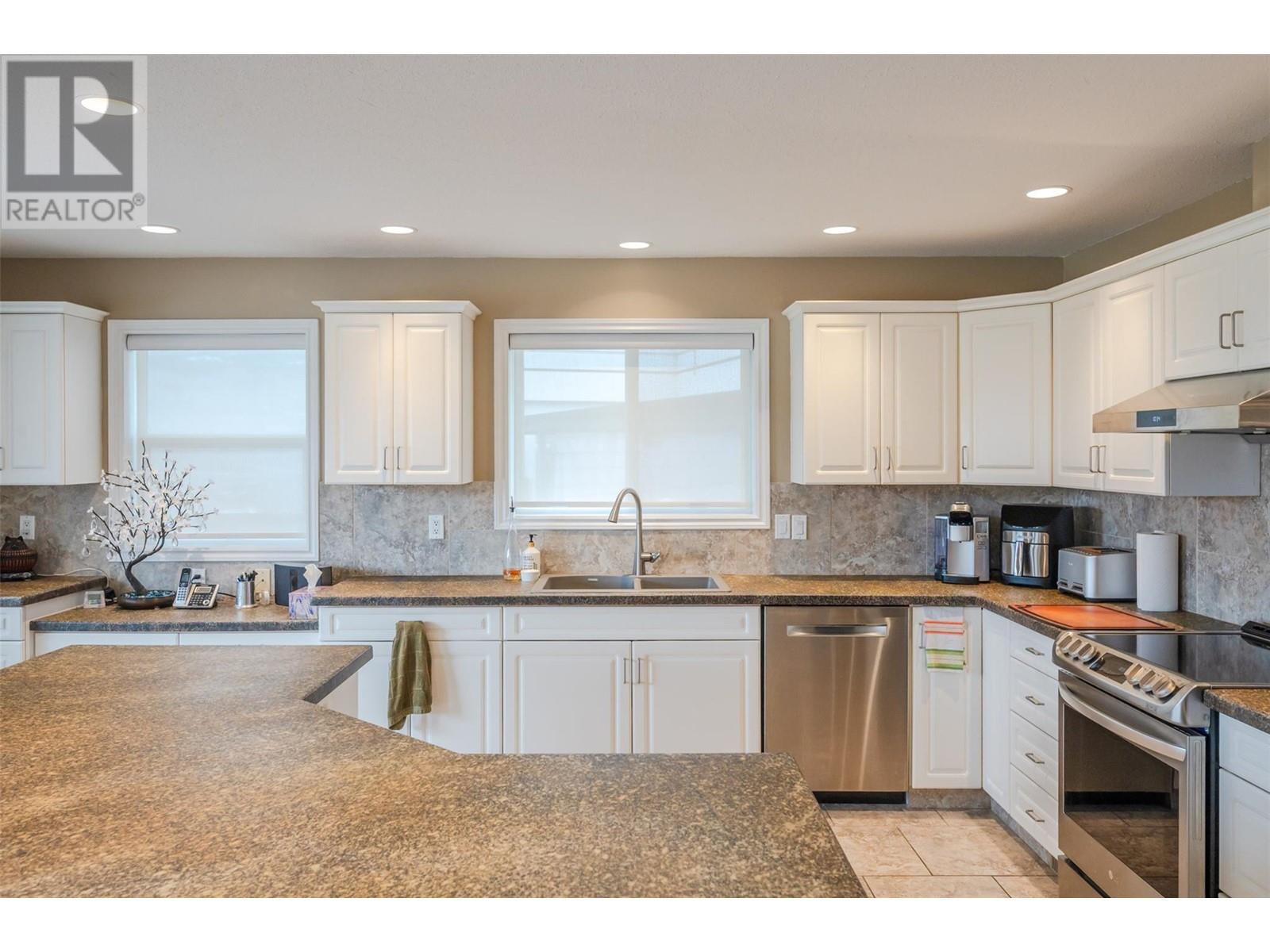  11702 GOLF COURSE Drive, Osoyoos