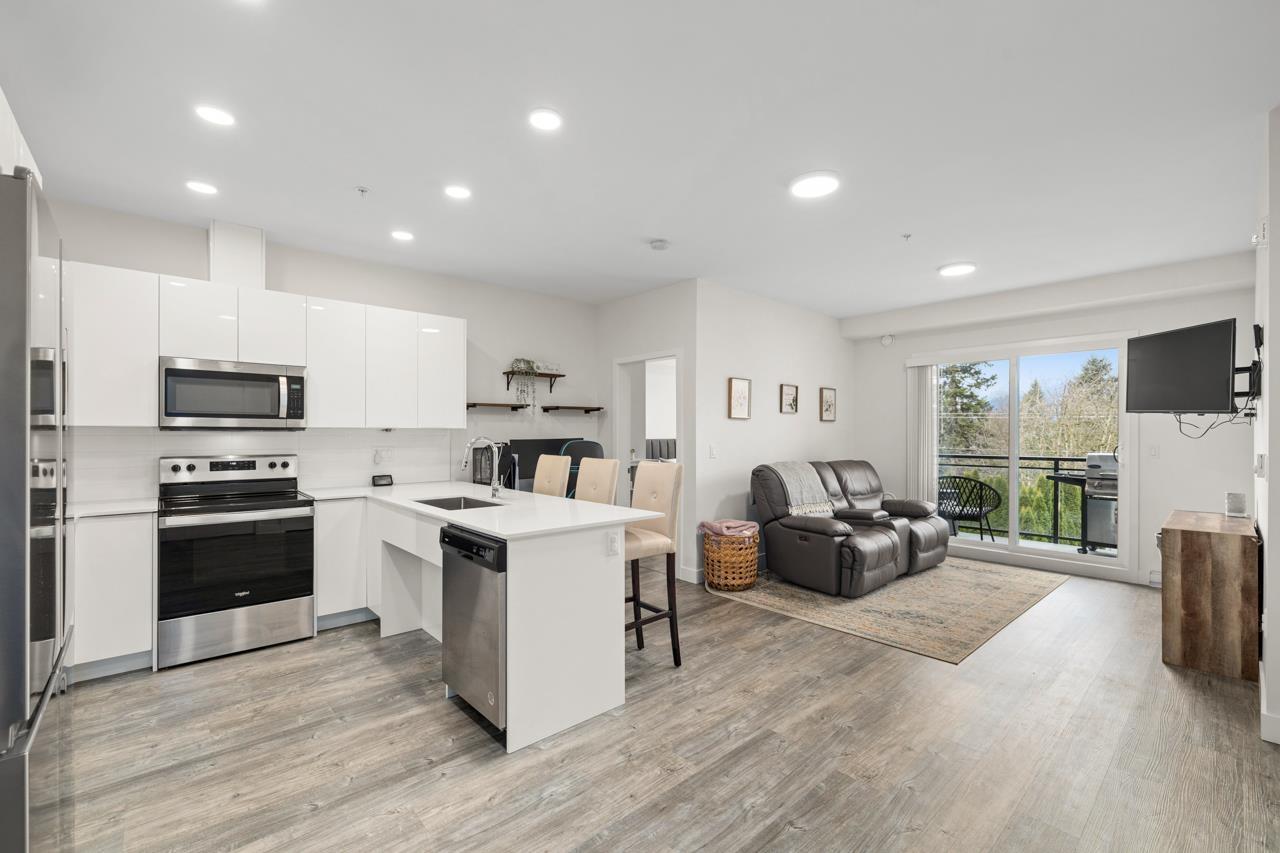 309 9450 ROBSON STREET, Chilliwack Proper West, Chilliwack