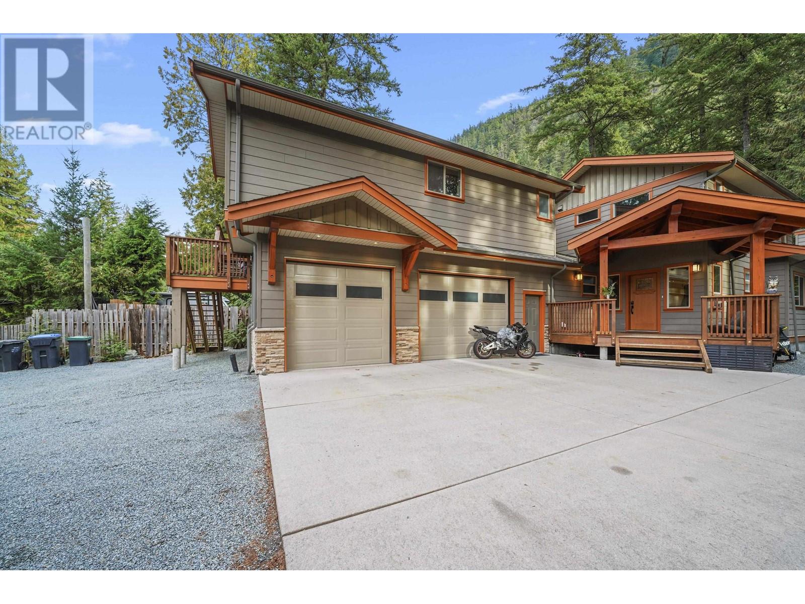 1782 DEPOT ROAD, Squamish real estate listing R2977710