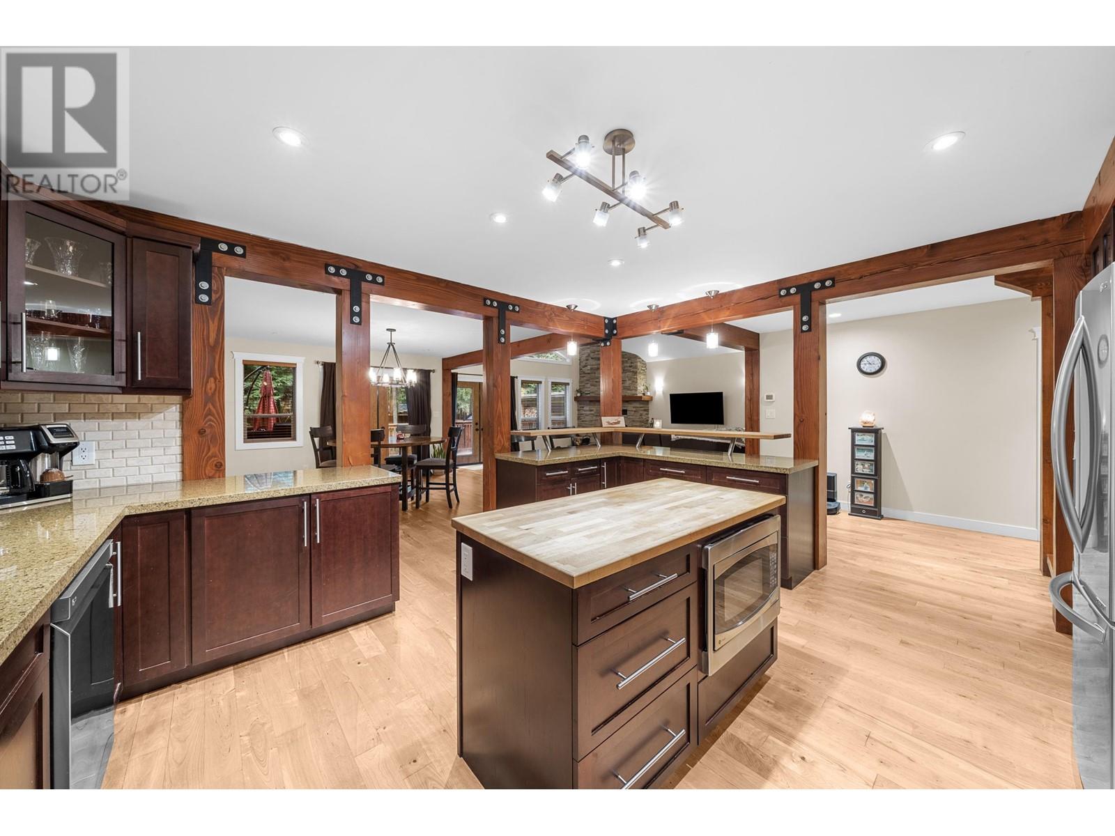 1782 DEPOT ROAD, Squamish real estate listing R2977710