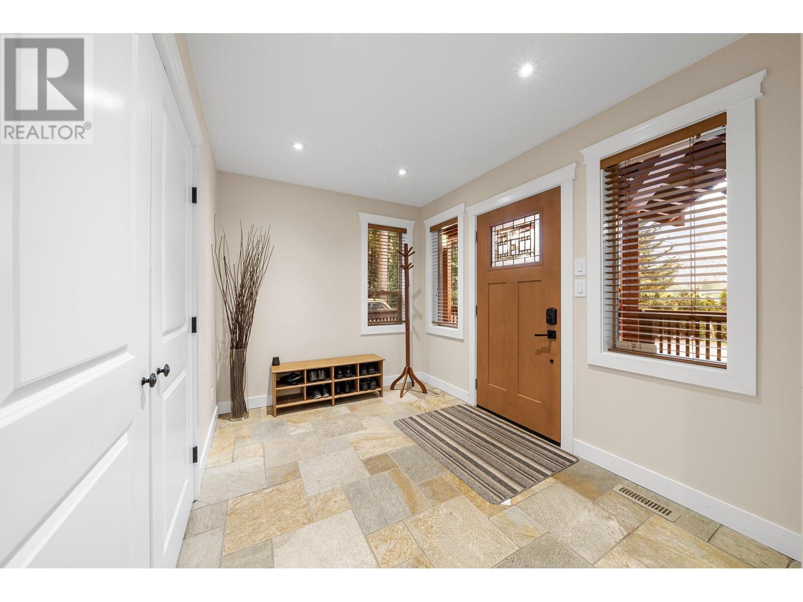 1782 DEPOT ROAD, Squamish real estate listing R2977710
