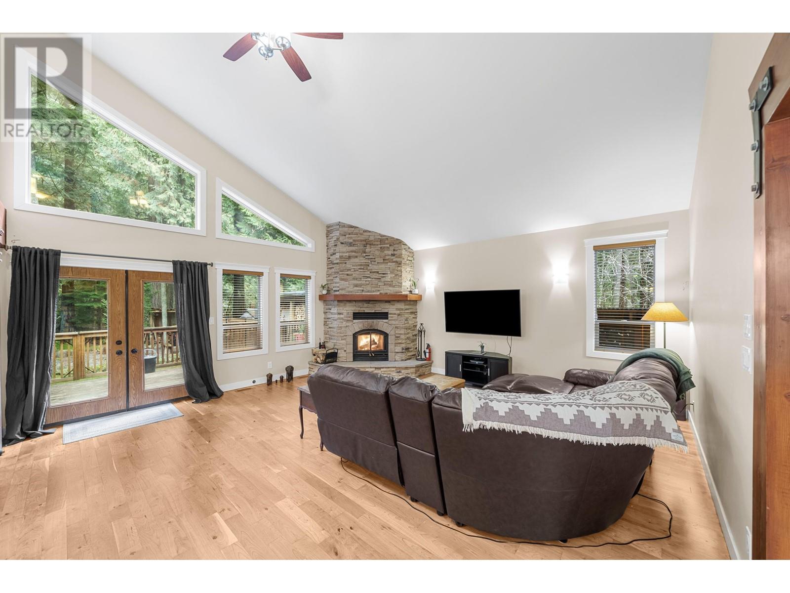 1782 DEPOT ROAD, Squamish real estate listing R2977710