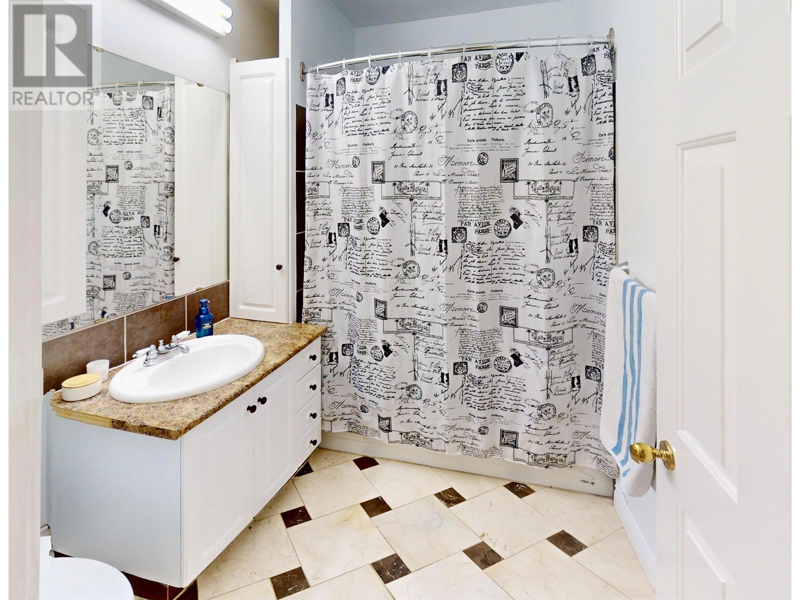 12954 AGNES LANE, Charlie Lake