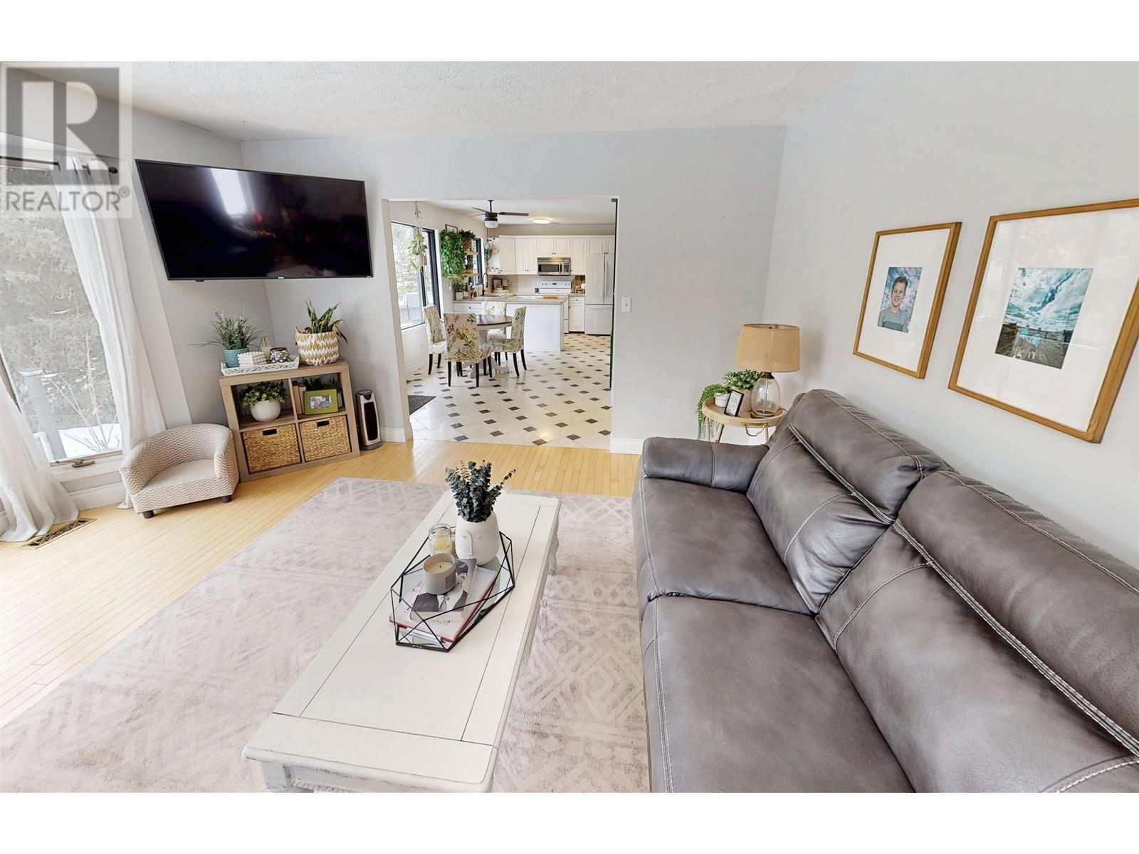 12954 AGNES LANE, Charlie Lake