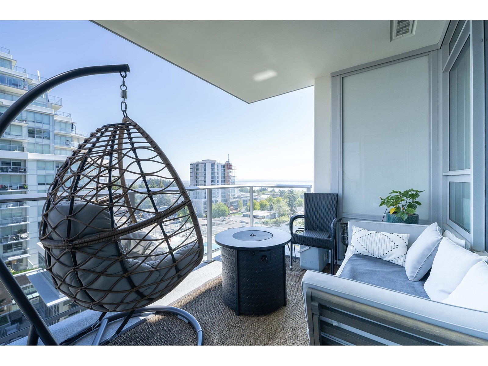 805 15165 THRIFT AVENUE, White Rock real estate listing R2977787