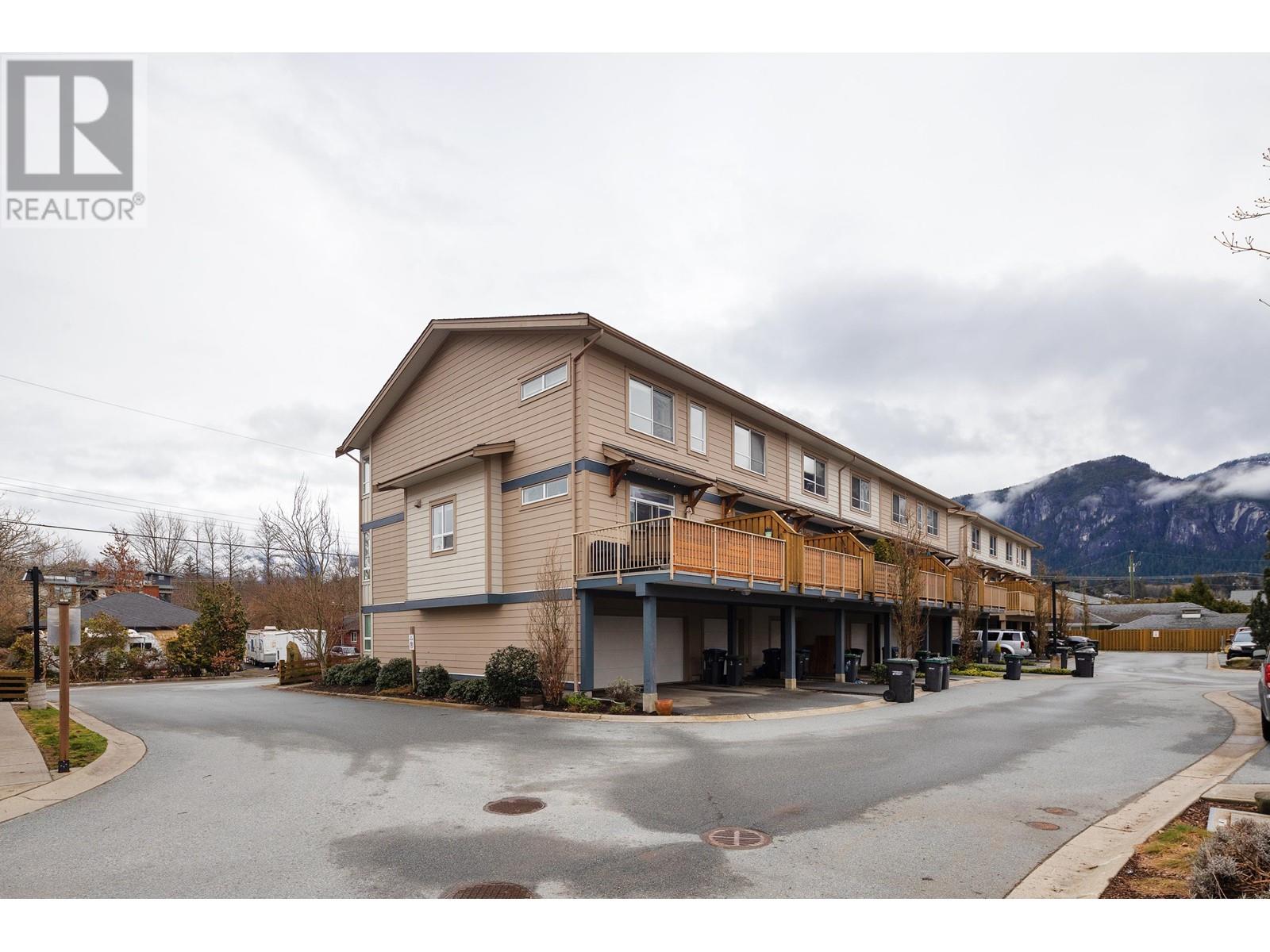 2 1188 WILSON CRESCENT, Squamish real estate listing R2977773