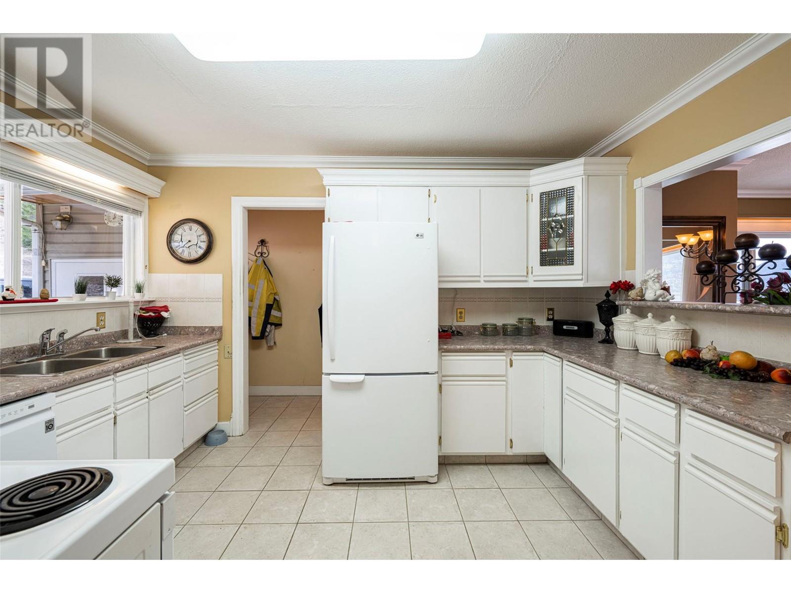  15033 Old Mission Road, Lake Country