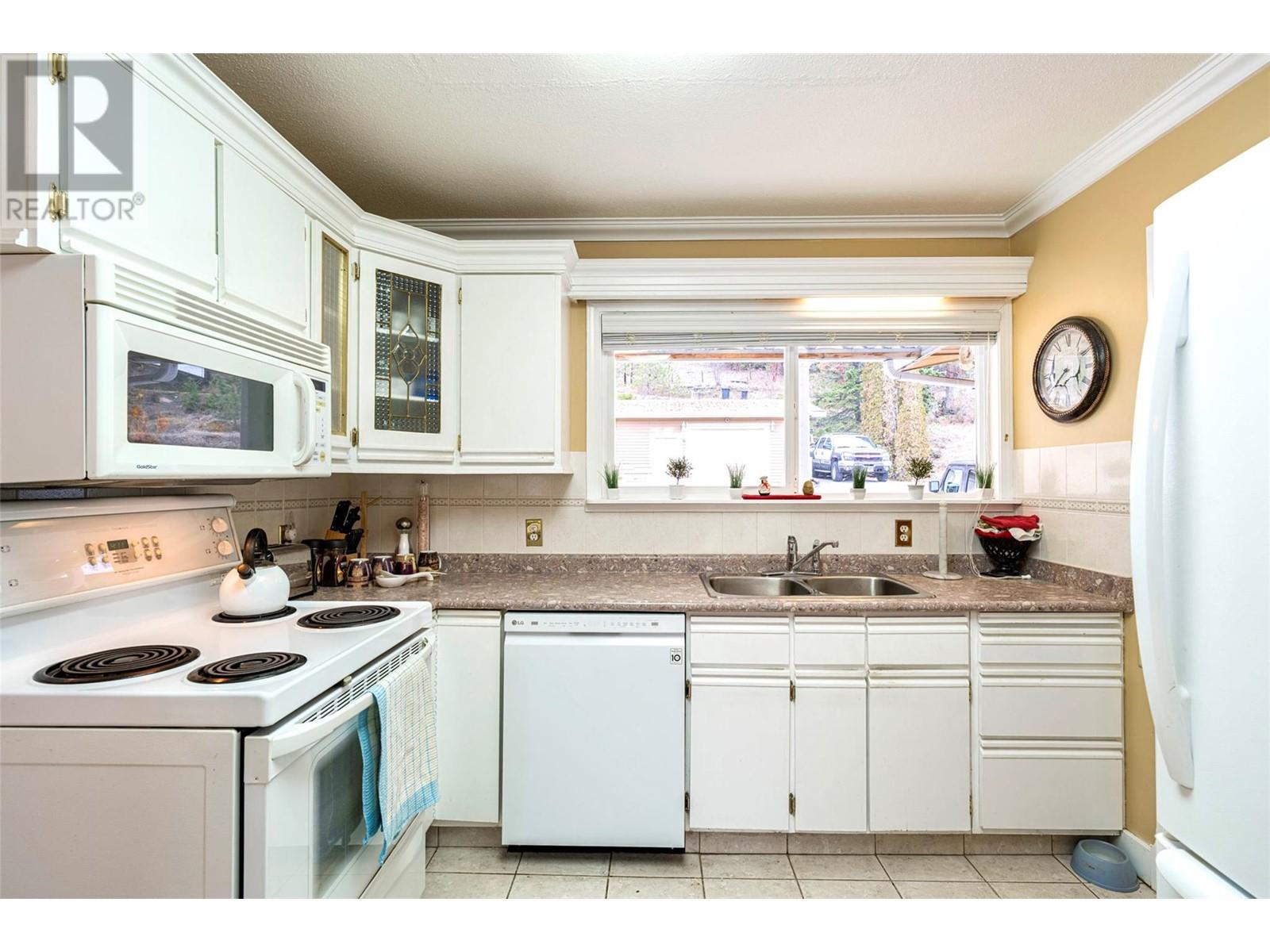  15033 Old Mission Road, Lake Country