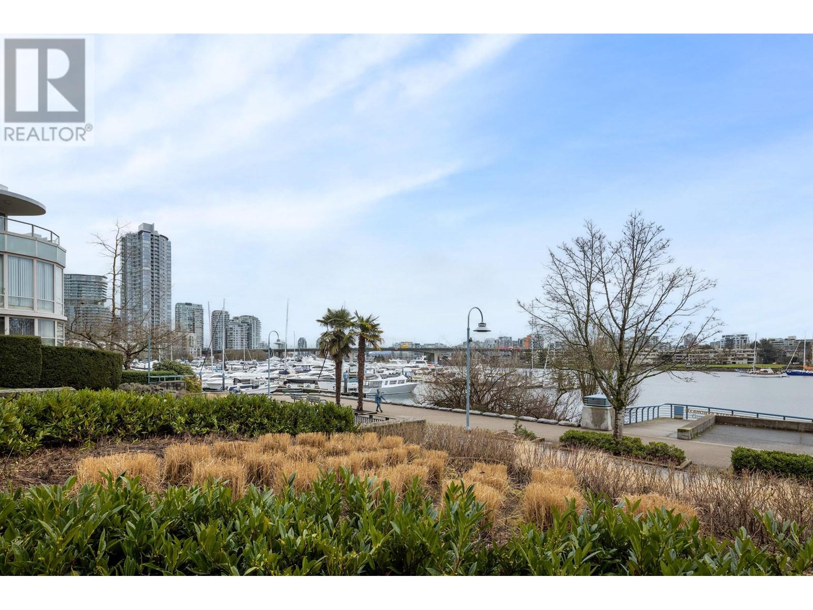 907 1288 MARINASIDE CRESCENT, Vancouver real estate listing R2974432