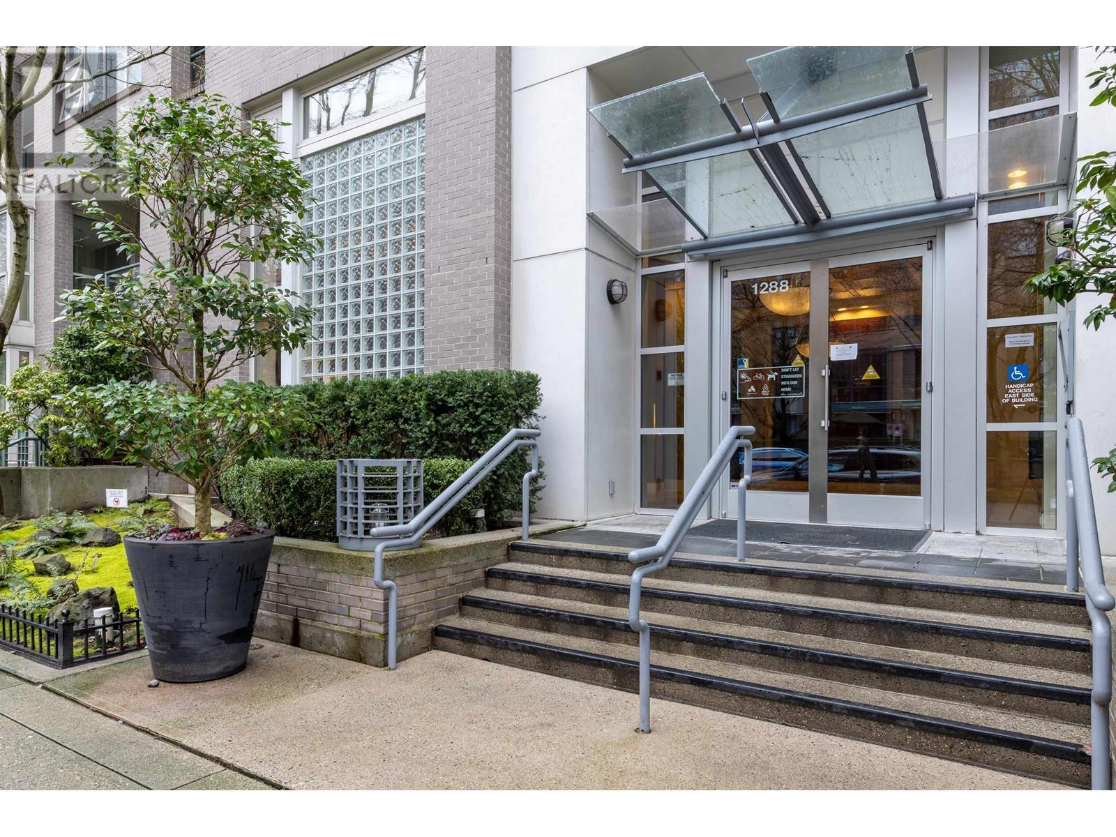 907 1288 MARINASIDE CRESCENT, Vancouver real estate listing R2974432
