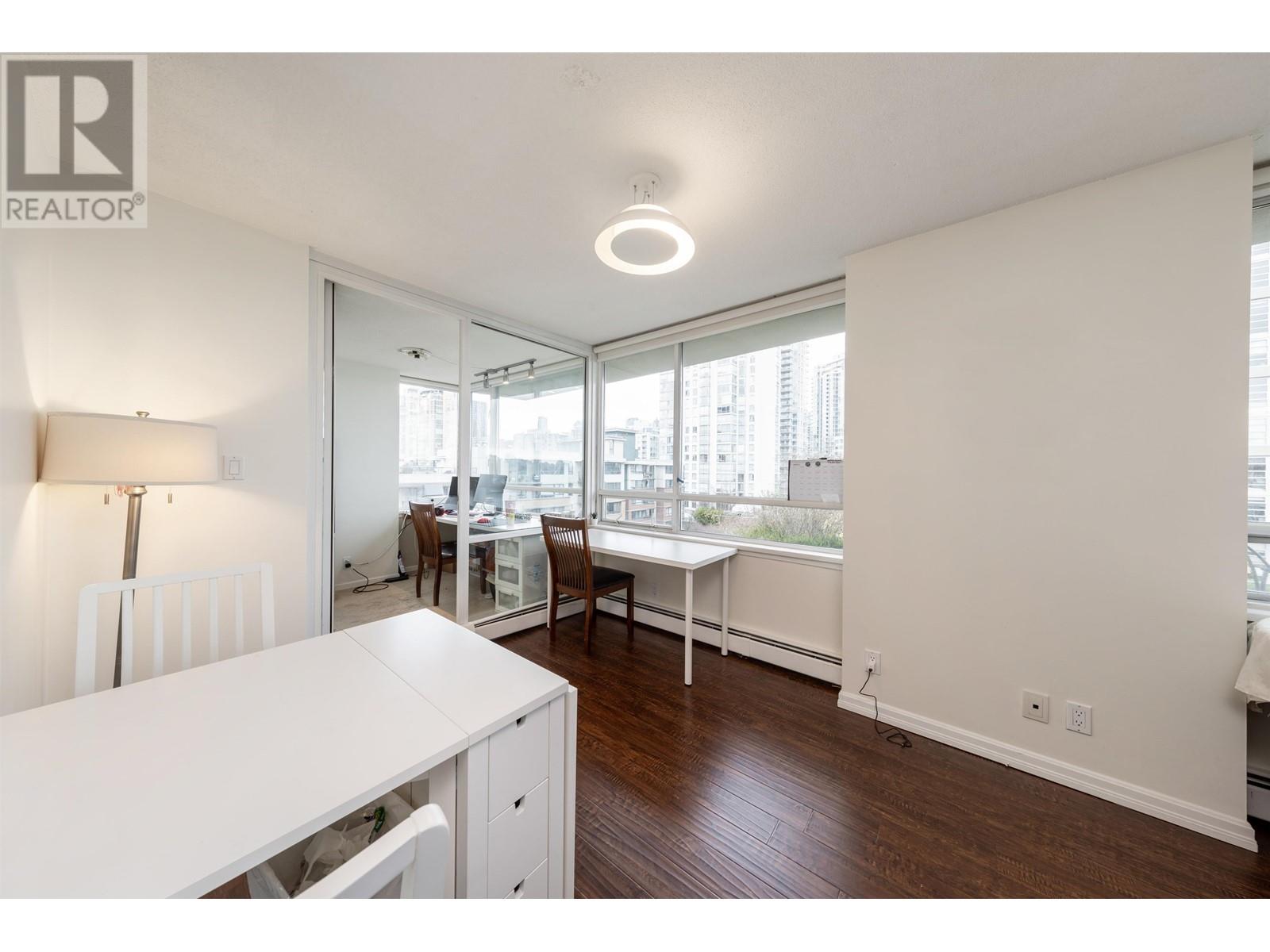 907 1288 MARINASIDE CRESCENT, Vancouver real estate listing R2974432