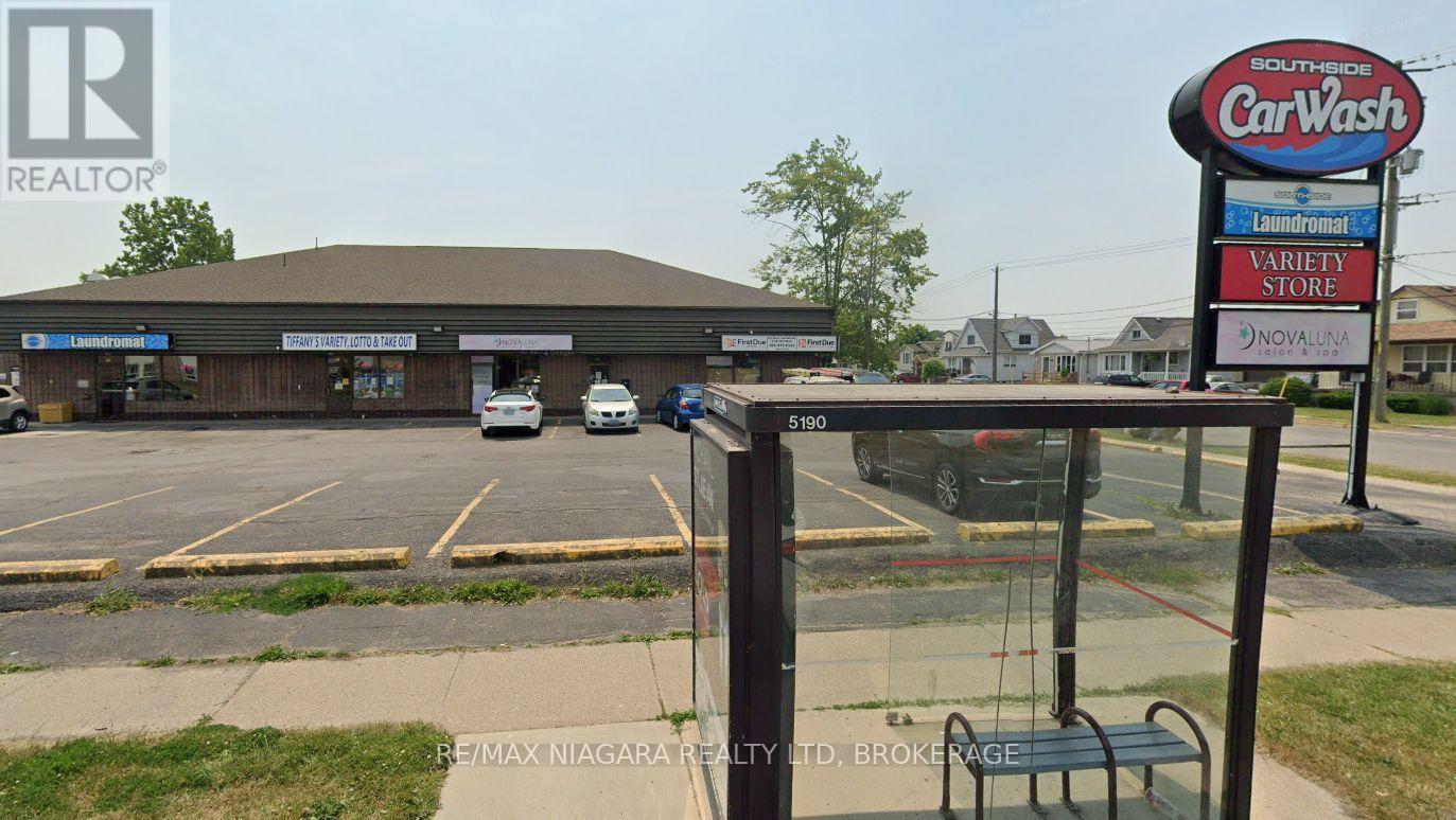 Photo 4 of 4 601 Southworth Street, Welland ON