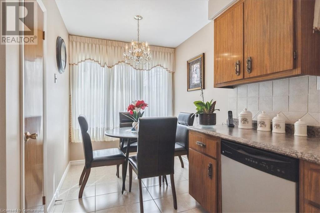 Photo 14 of 40 Purnell Drive, Hamilton ON
