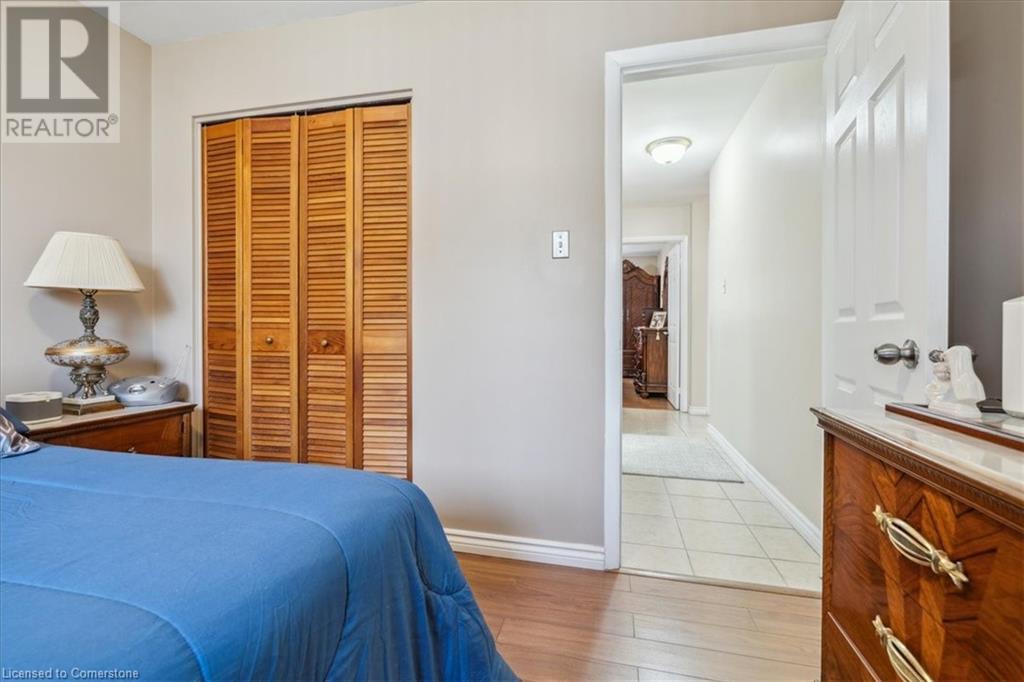 Photo 21 of 40 Purnell Drive, Hamilton ON