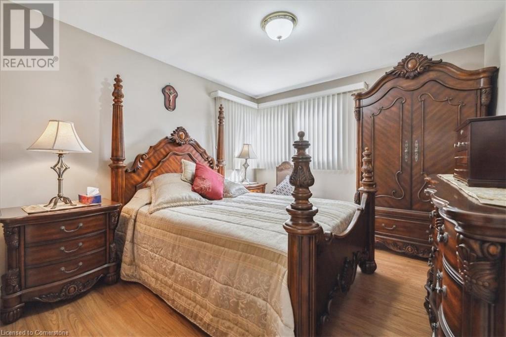Photo 18 of 40 Purnell Drive, Hamilton ON