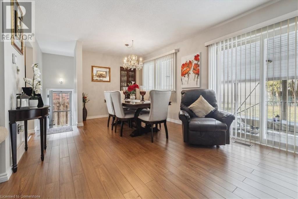 Photo 10 of 40 Purnell Drive, Hamilton ON