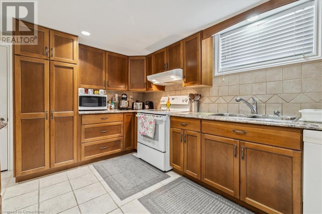 Photo 33 of 40 Purnell Drive, Hamilton ON