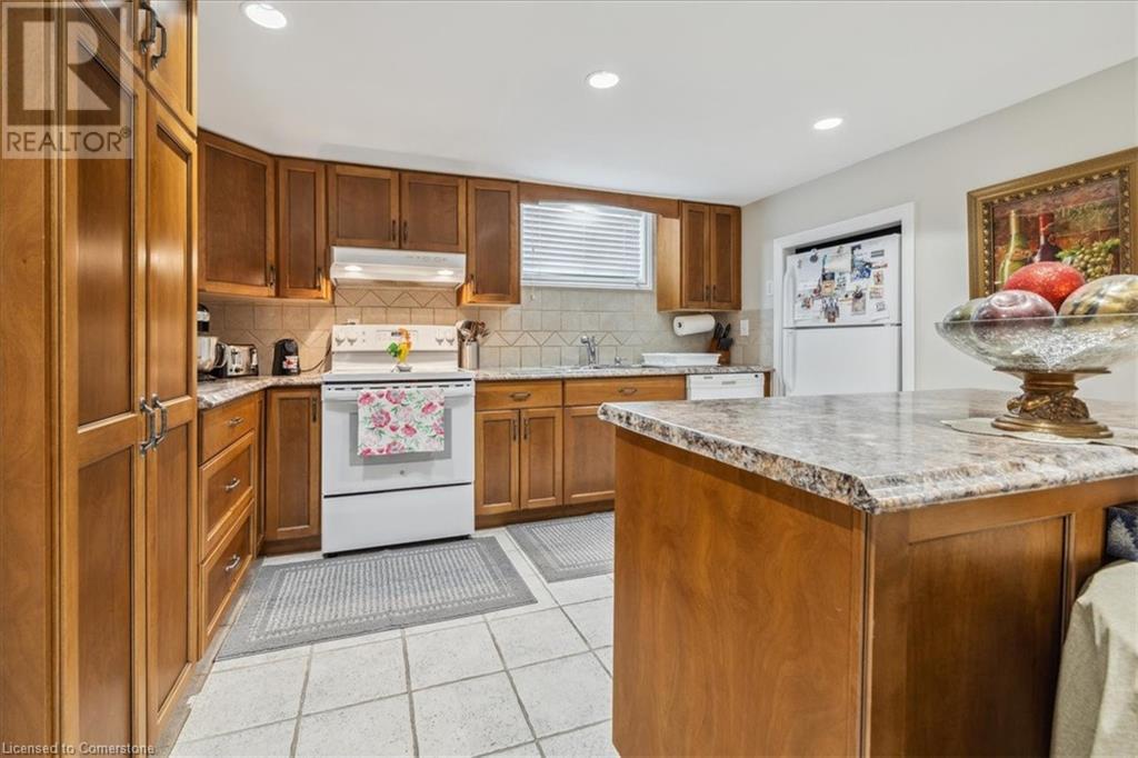 Photo 32 of 40 Purnell Drive, Hamilton ON