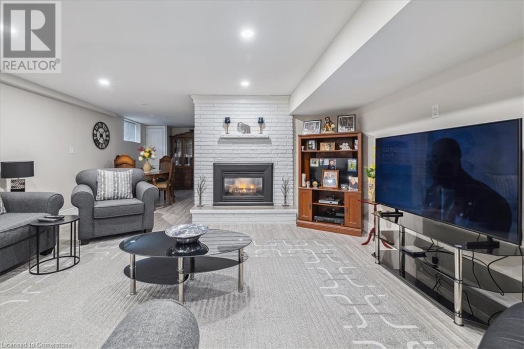 Photo 26 of 40 Purnell Drive, Hamilton ON