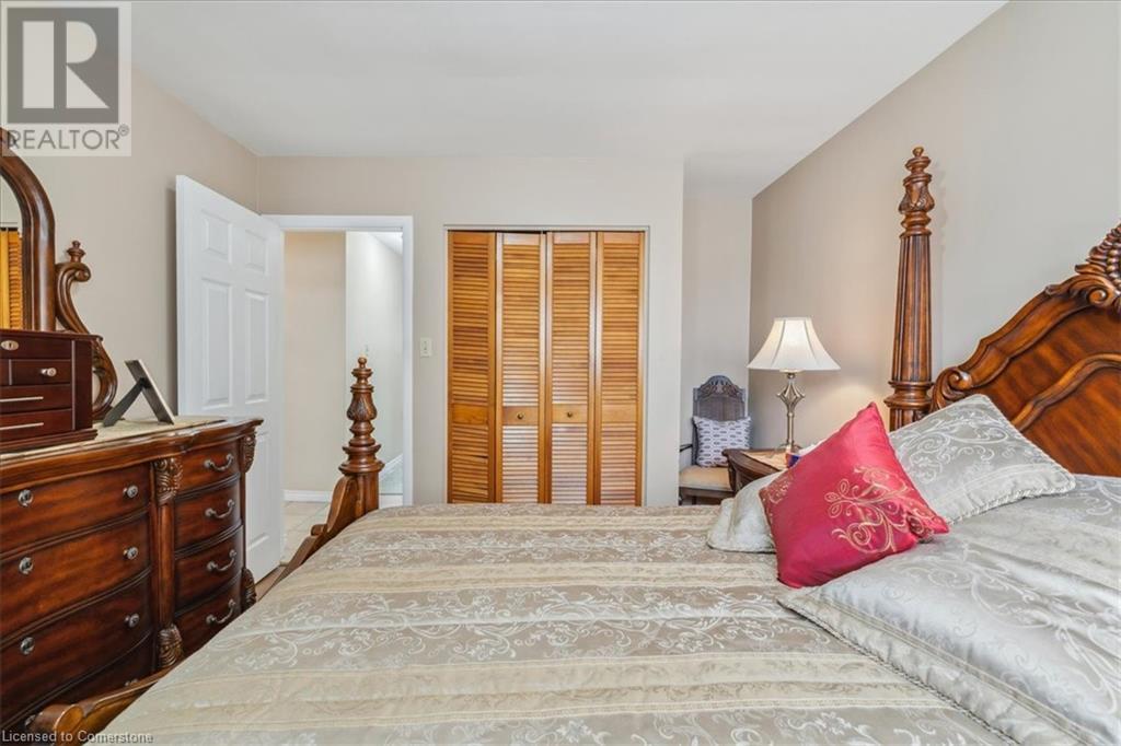 Photo 19 of 40 Purnell Drive, Hamilton ON