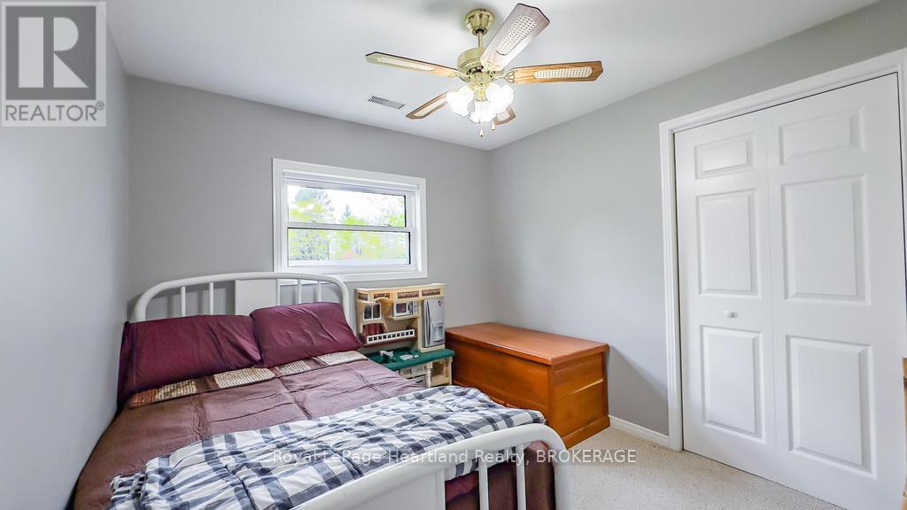 Photo 28 of 4 Ducharme Crescent, Bluewater ON