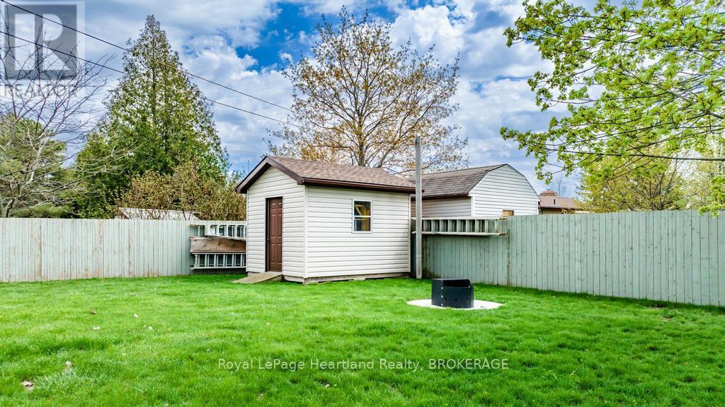 Photo 36 of 4 Ducharme Crescent, Bluewater ON