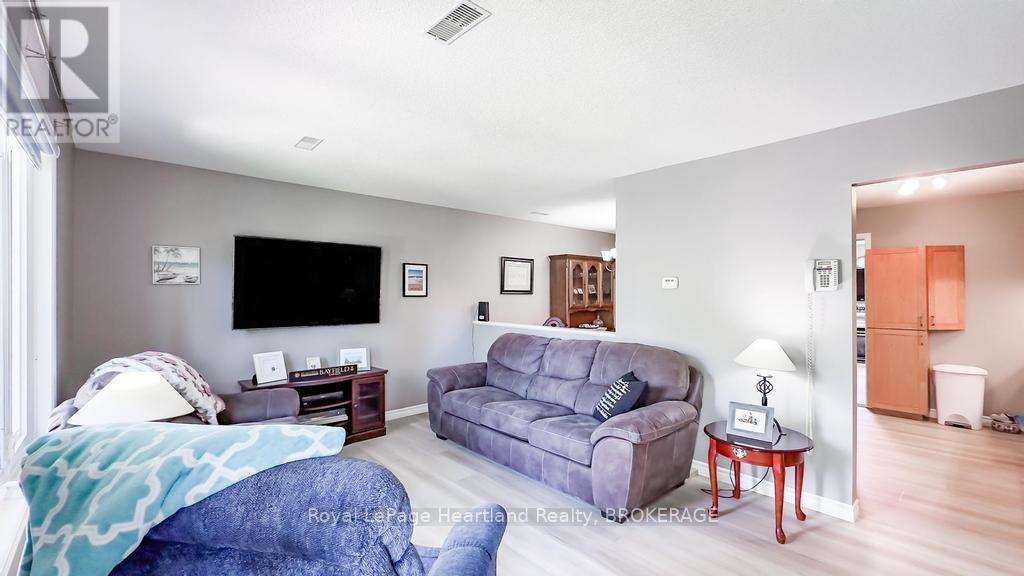 Photo 6 of 4 Ducharme Crescent, Bluewater ON