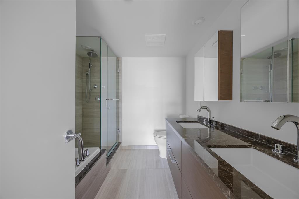 202 1150 OXFORD STREET, White Rock real estate listing R2977956