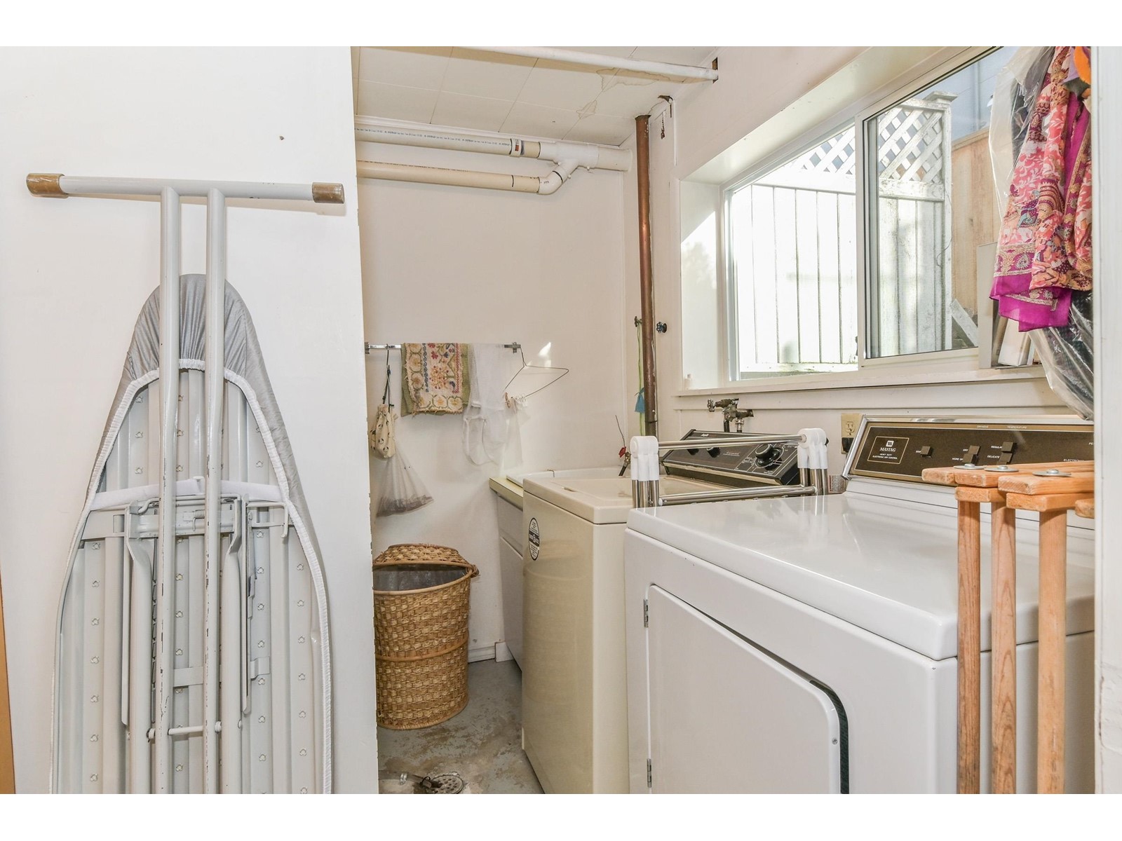 15761 CLIFF AVENUE, White Rock real estate listing R2971613