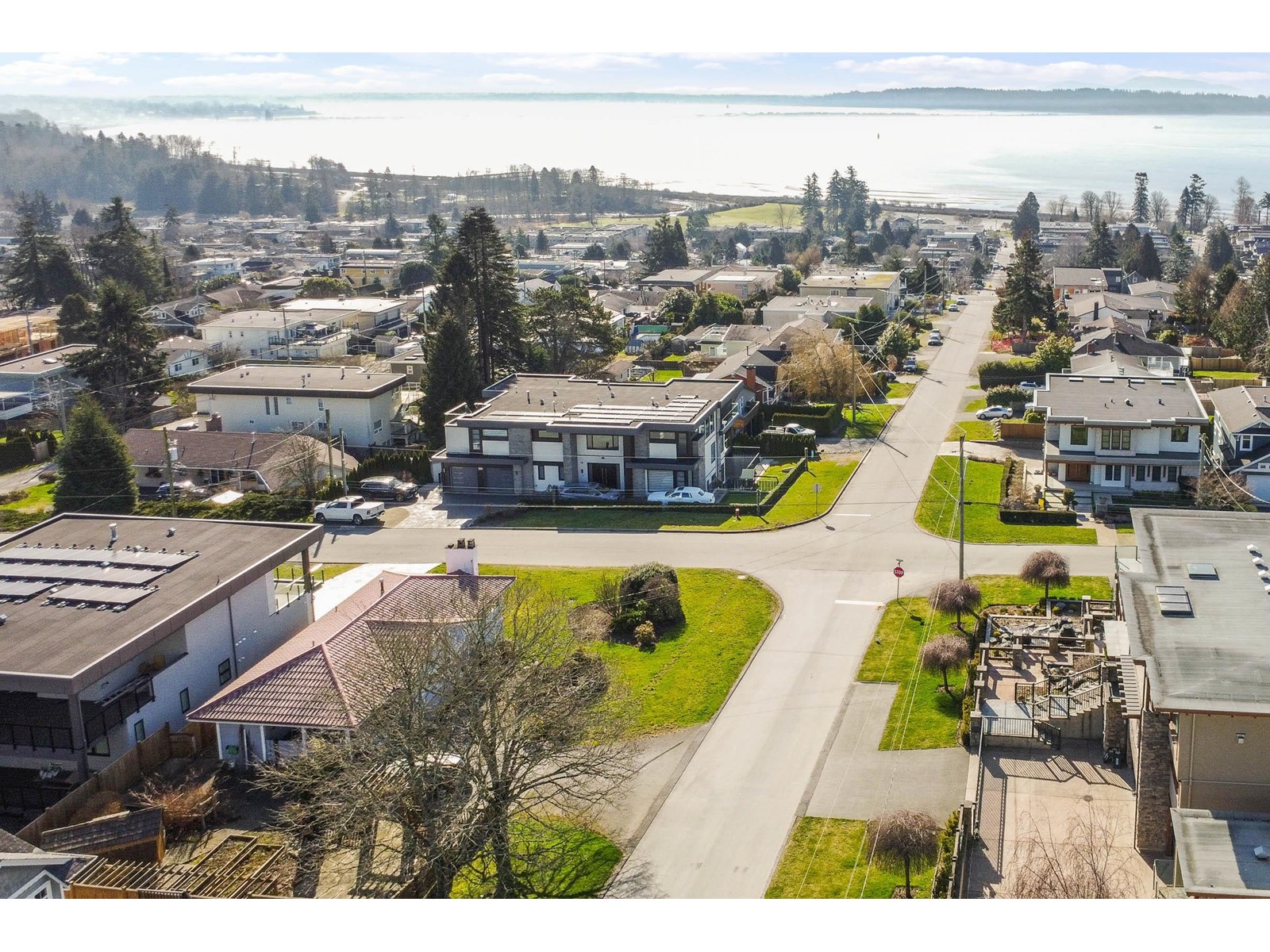 15761 CLIFF AVENUE, White Rock real estate listing R2971613