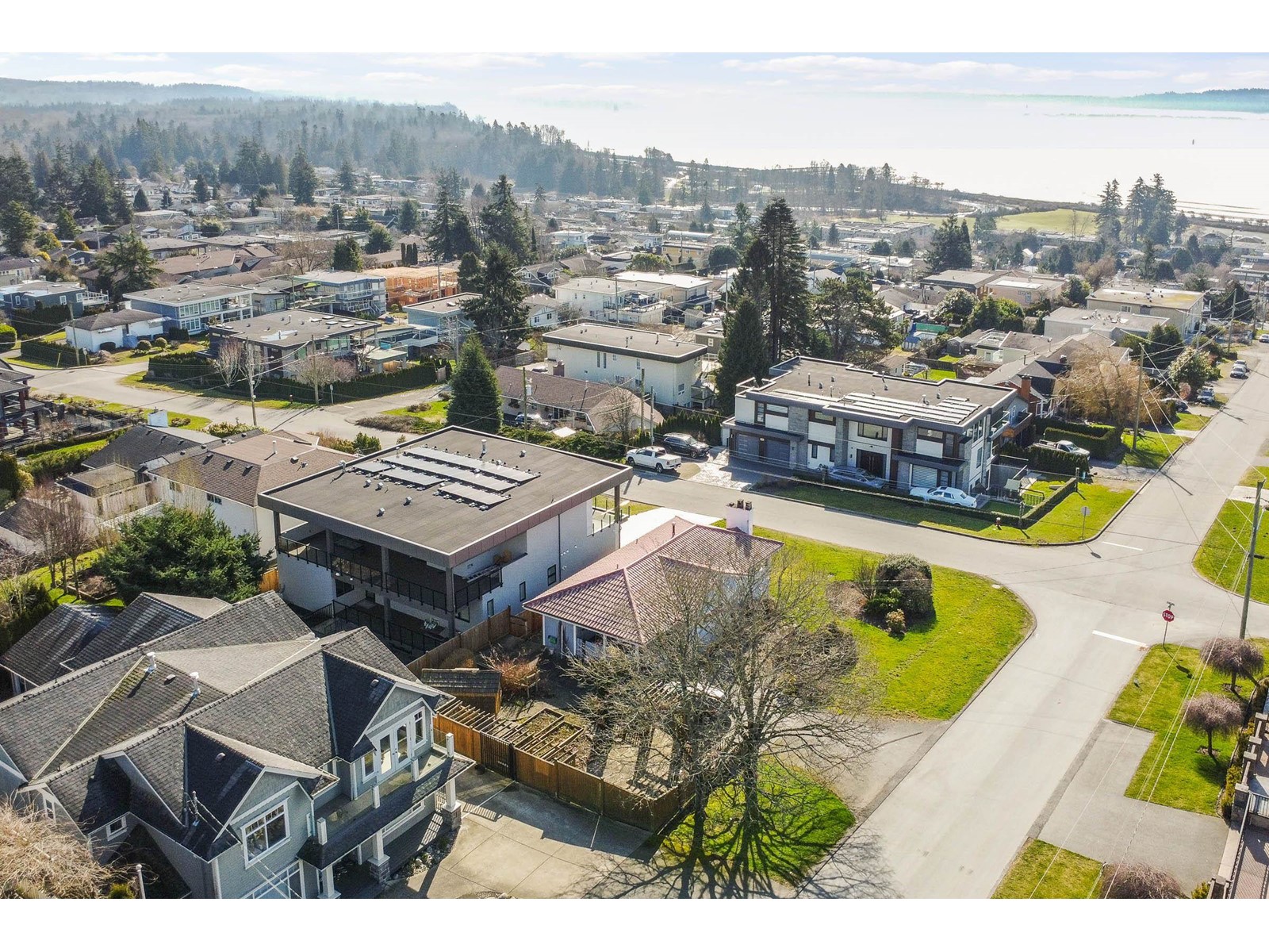 15761 CLIFF AVENUE, White Rock real estate listing R2971613