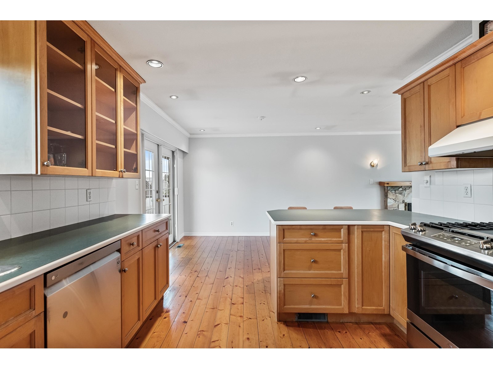 1430 MAPLE STREET, White Rock real estate listing R2977866