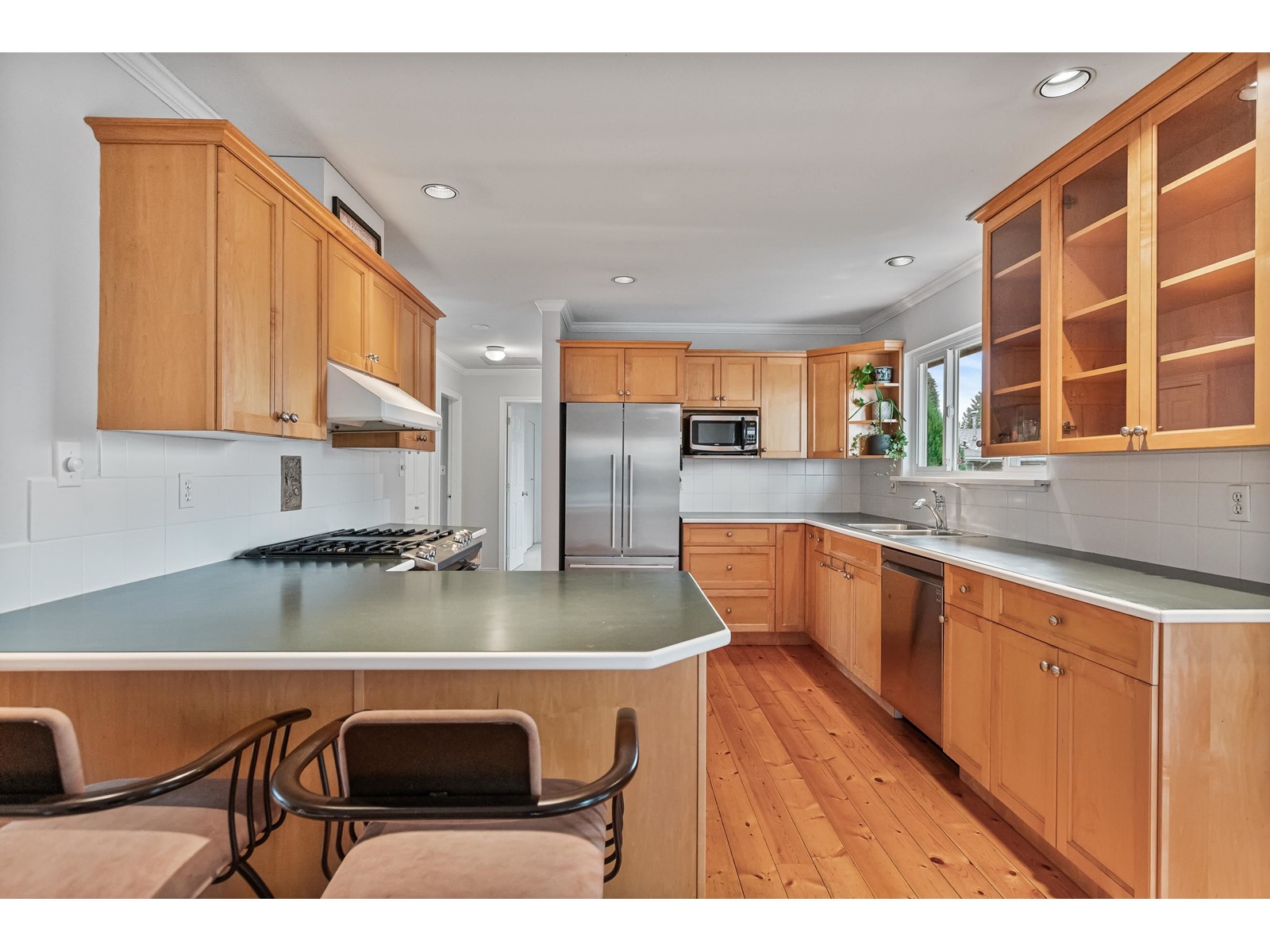 1430 MAPLE STREET, White Rock real estate listing R2977866