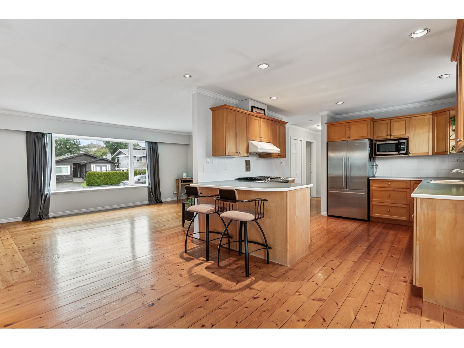 1430 MAPLE STREET, White Rock real estate listing R2977866