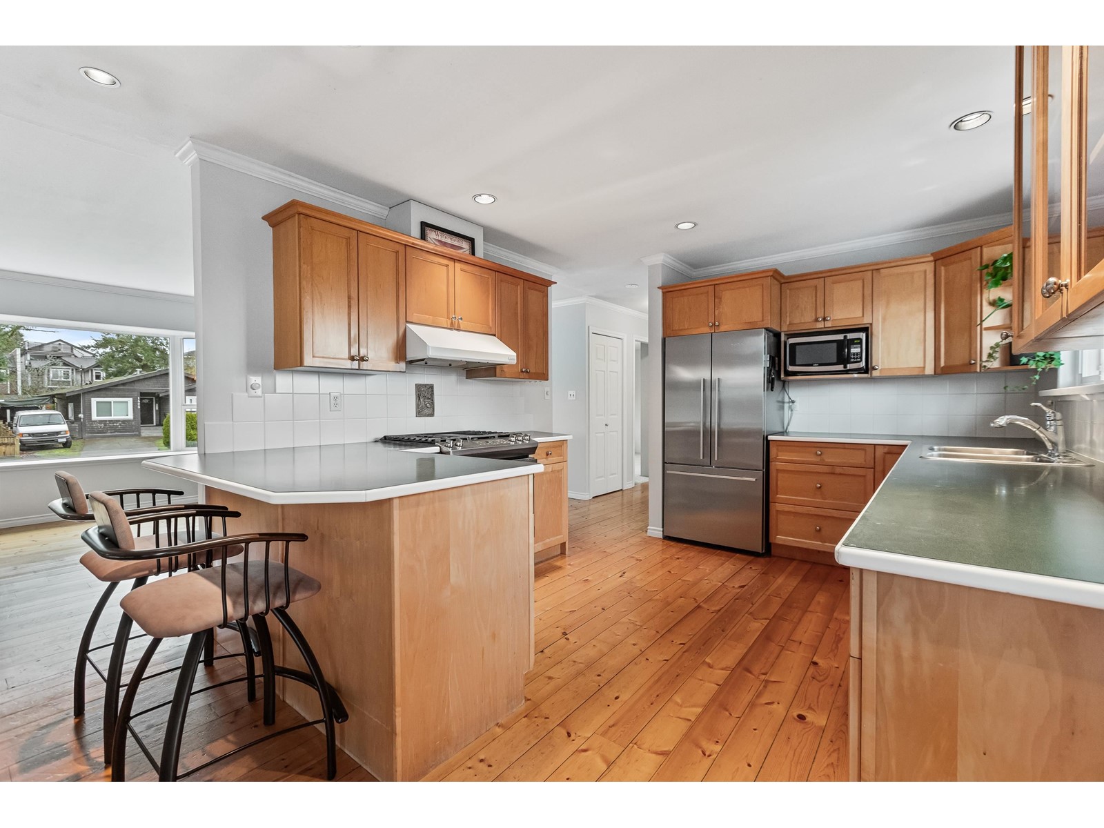 1430 MAPLE STREET, White Rock real estate listing R2977866