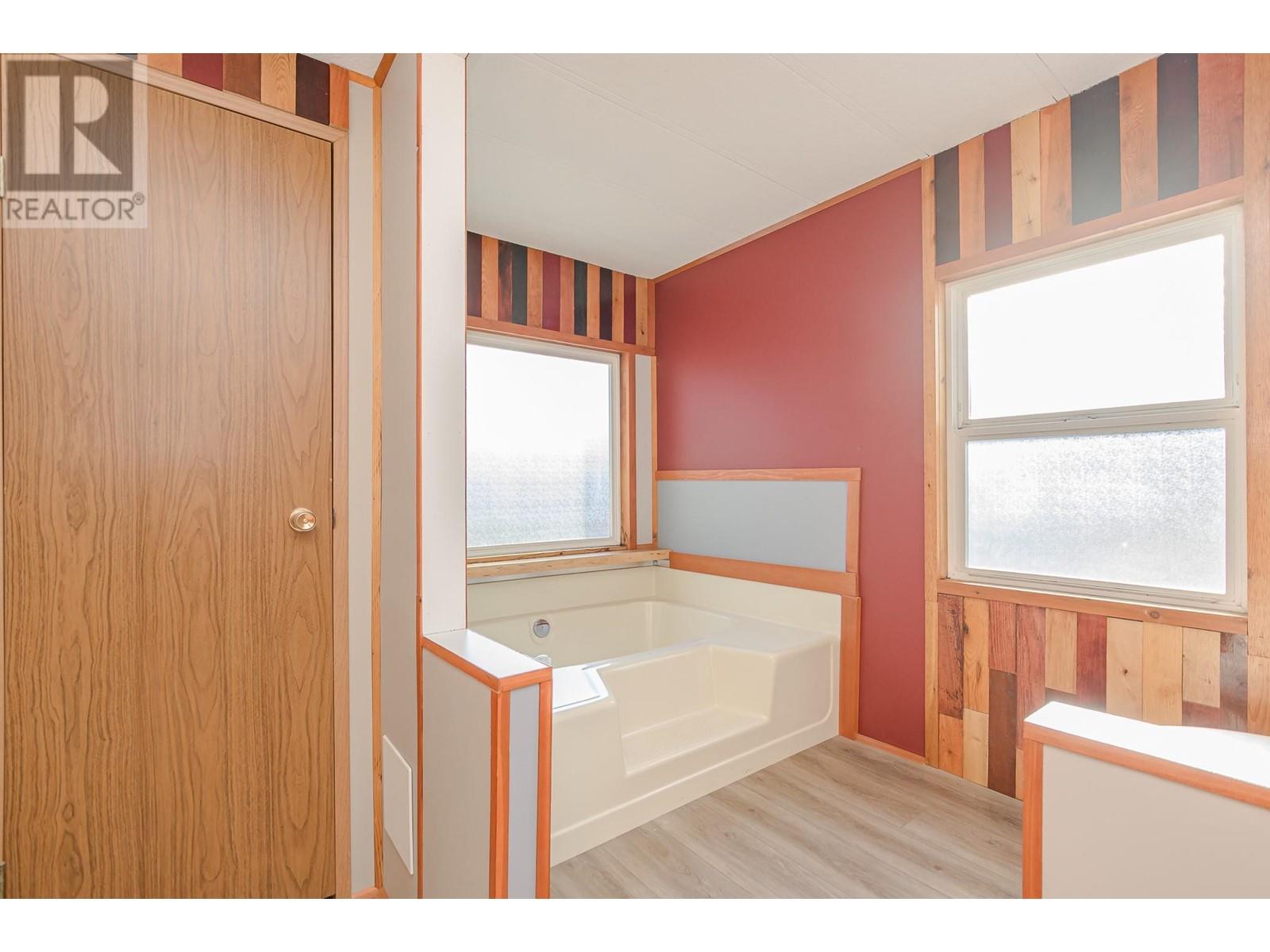 1 501 Kappel Street, Sicamous