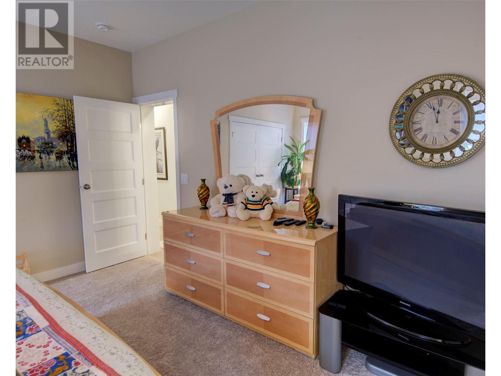  9468 Houghton Road, Vernon