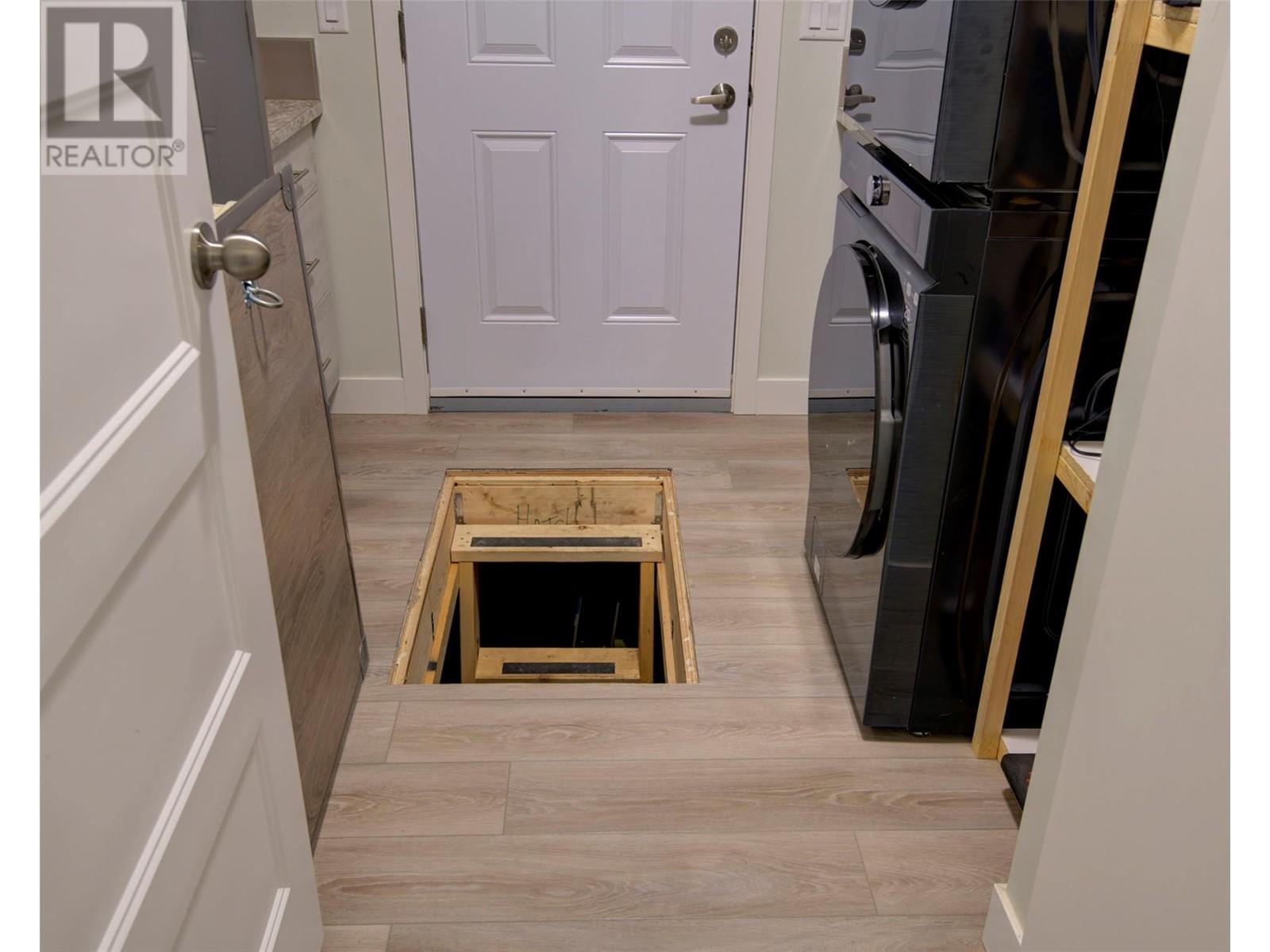  9468 Houghton Road, Vernon