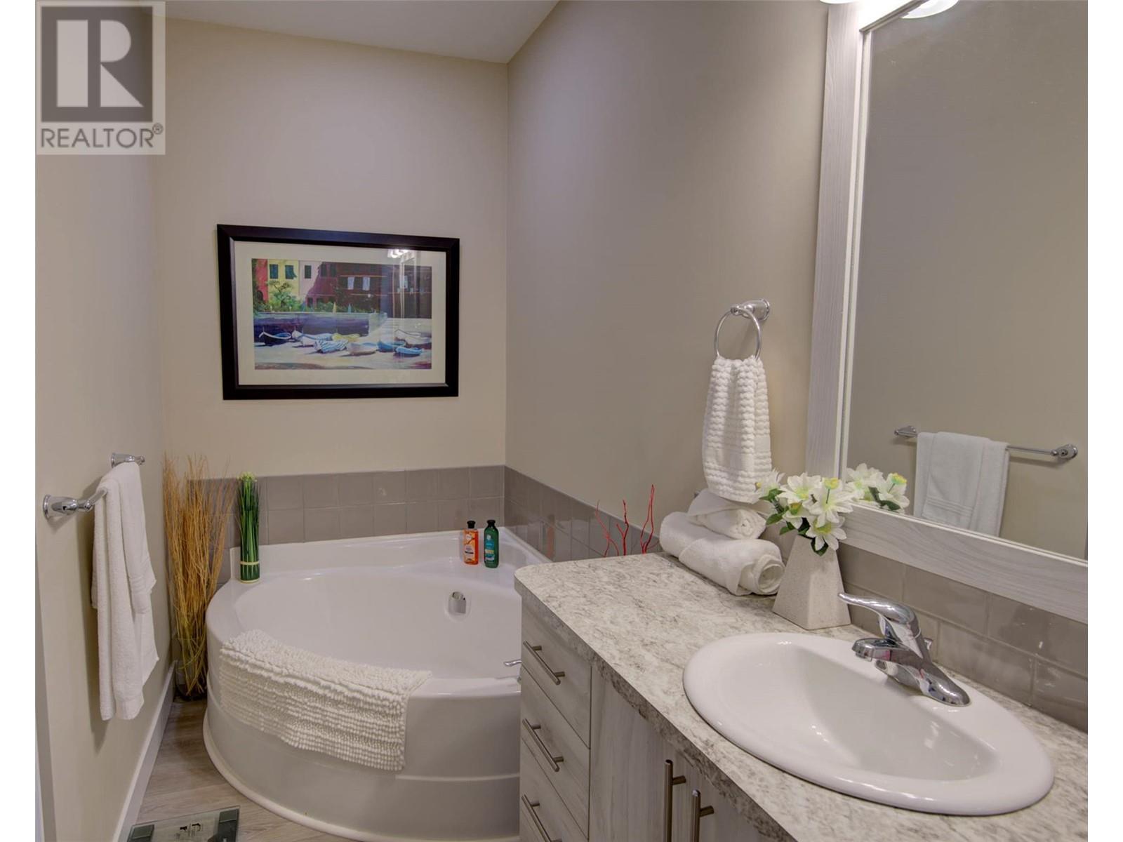  9468 Houghton Road, Vernon