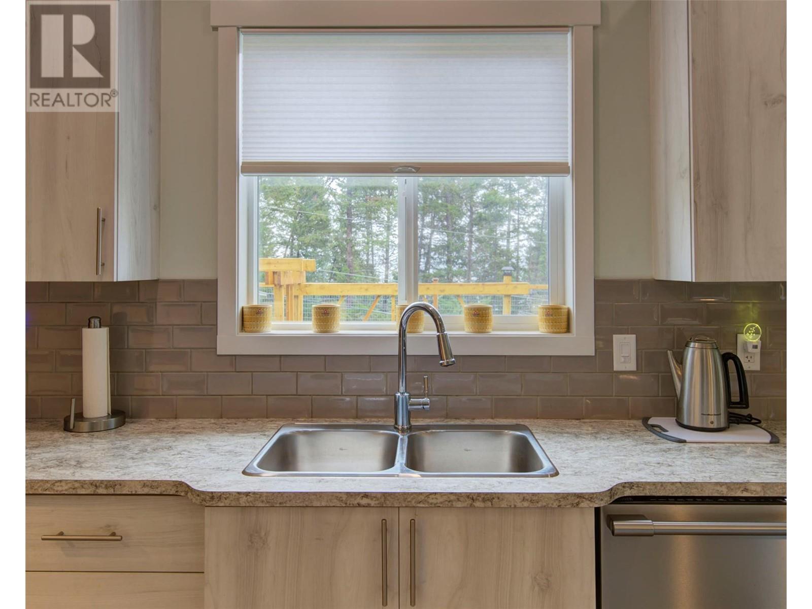  9468 Houghton Road, Vernon