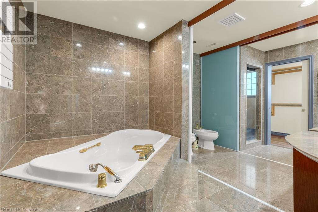 Photo 38 of 4850 Hillside Drive, Lincoln ON