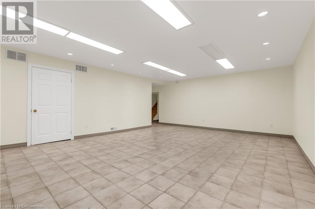 Photo 33 of 4850 Hillside Drive, Lincoln ON