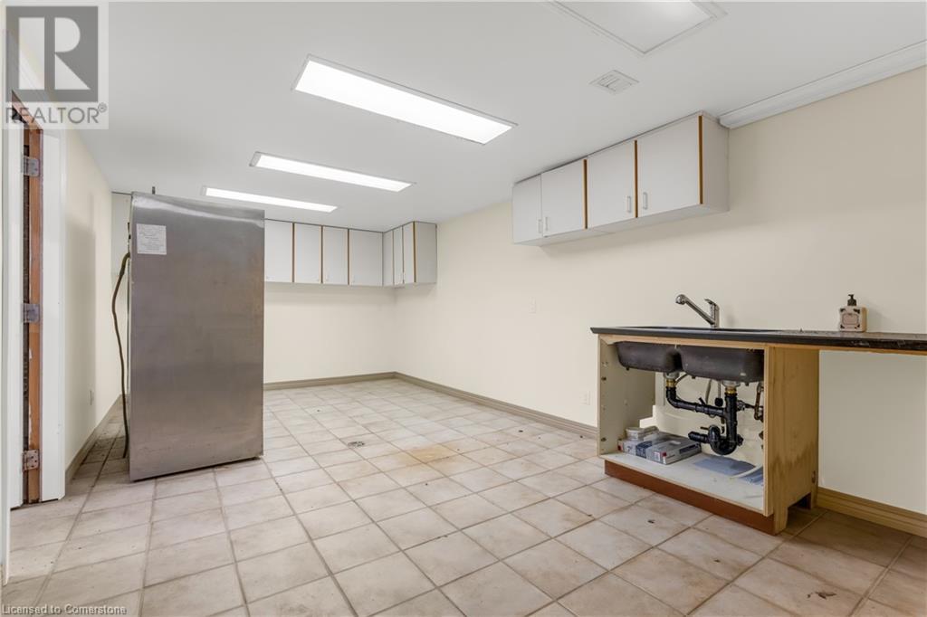 Photo 47 of 4850 Hillside Drive, Lincoln ON