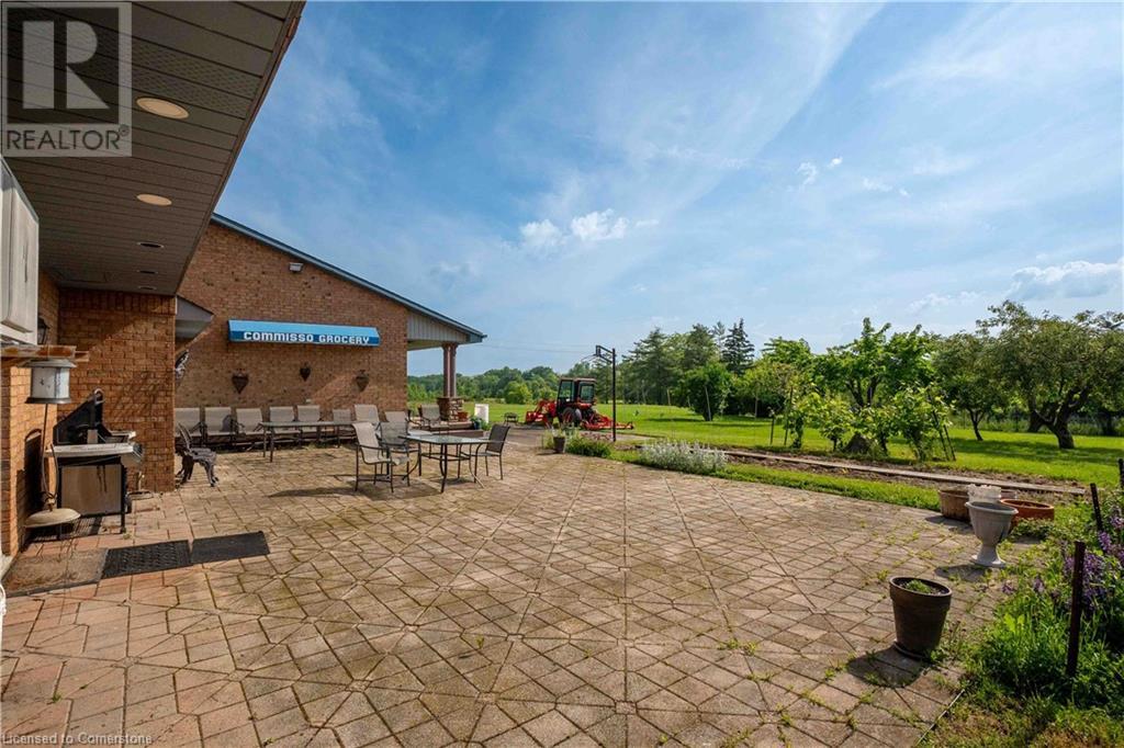 Photo 35 of 4850 Hillside Drive, Lincoln ON