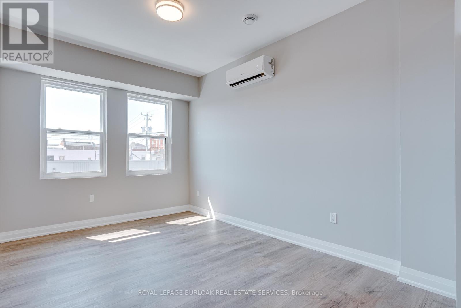 Photo 12 of 39 Kent Street N, Norfolk ON