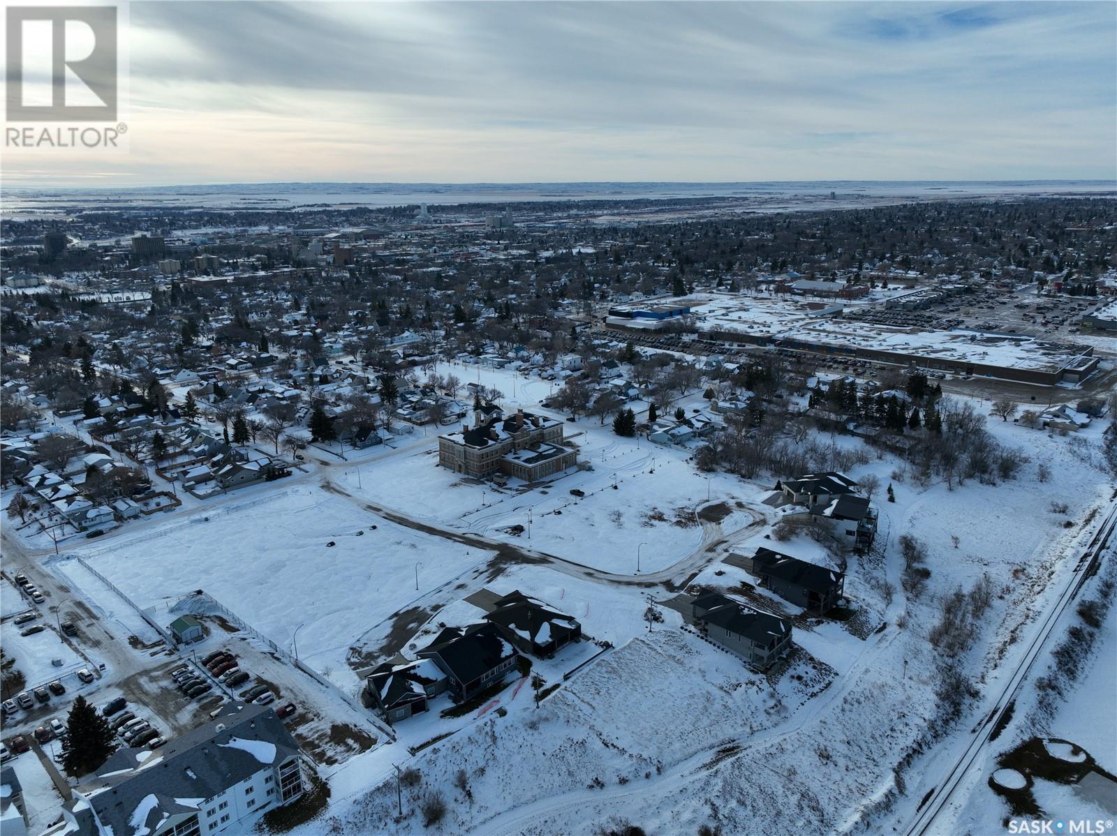 Photo 40 of 18 Copper Ridge Cove, Moose Jaw SK